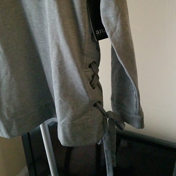 Sweater/Sweatshirt with tie sides NEW - Picture 2 of 3